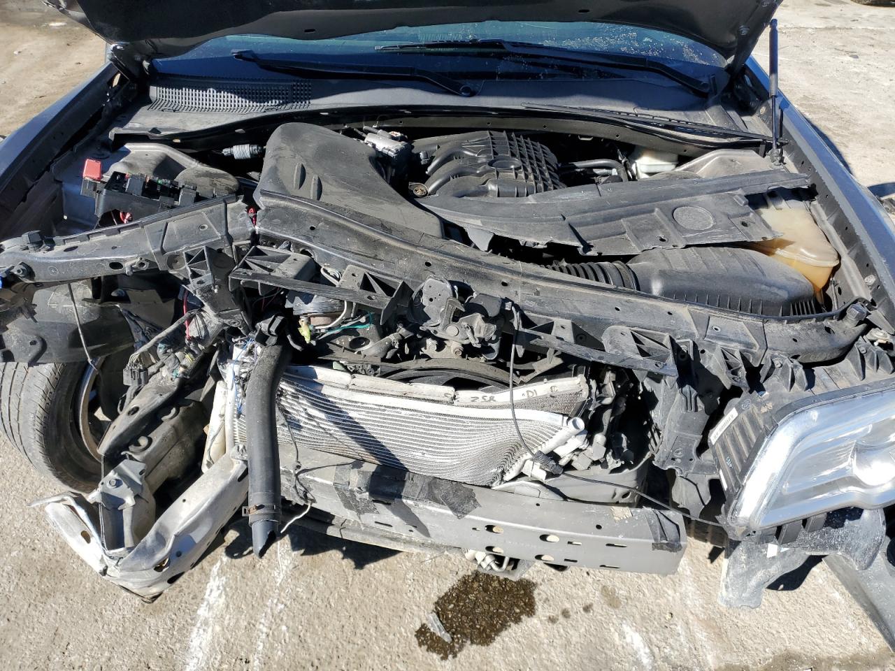 2014 Chrysler 300 - Image 13