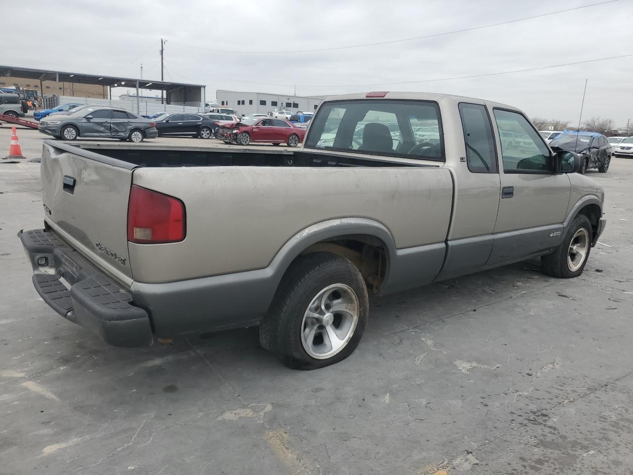 2000 Chevrolet S-10 Pickup - Image 3