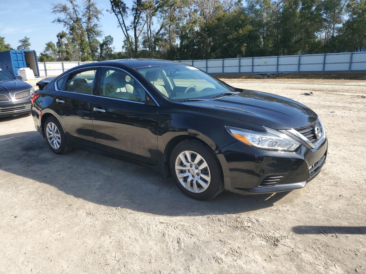 2016 Nissan Altima - Image 4