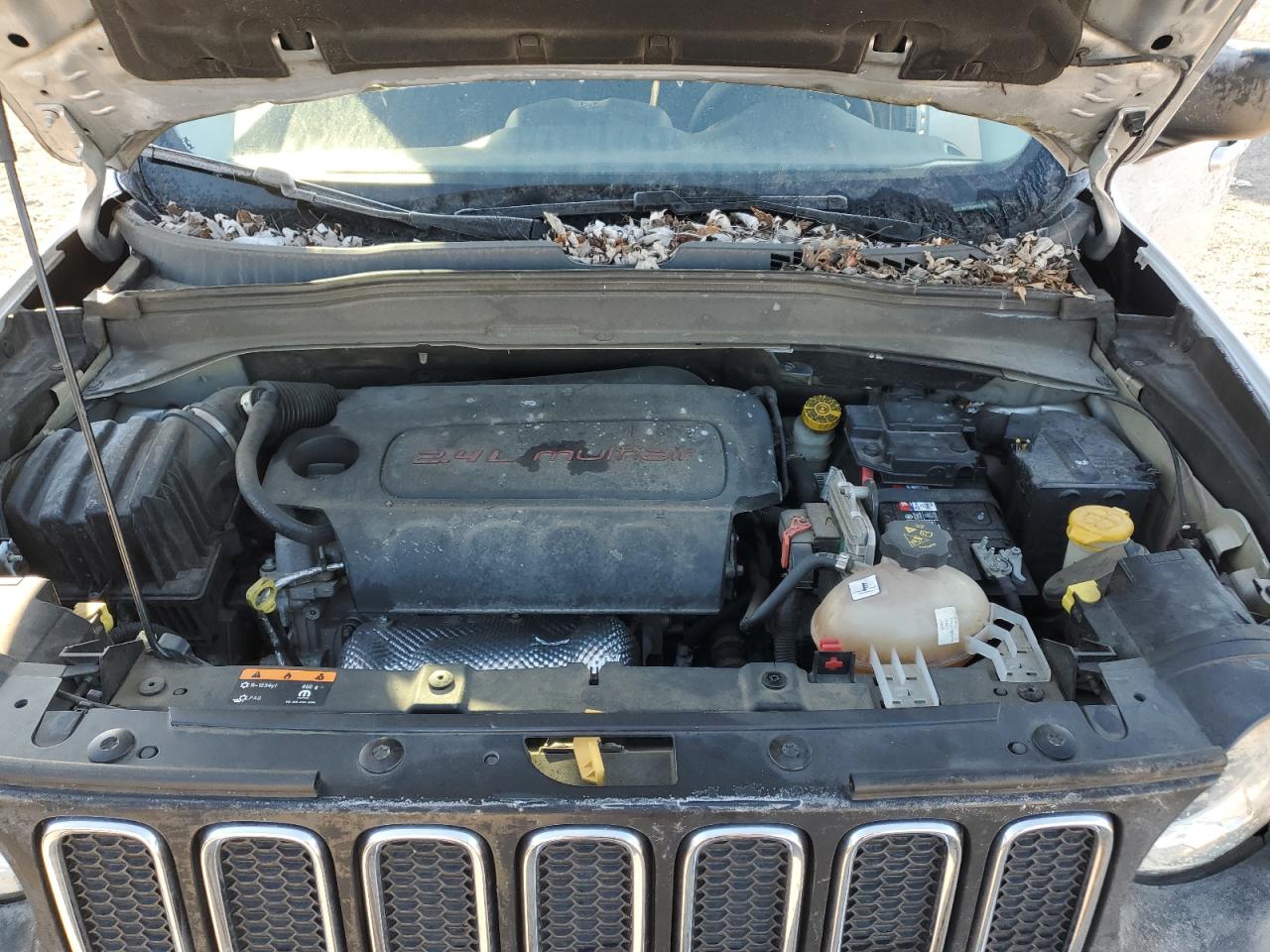 2016 Jeep Renegade - Image 14