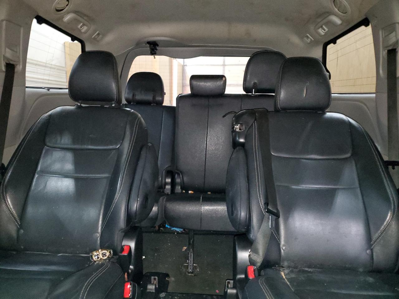 2016 Toyota Sienna - Image 10
