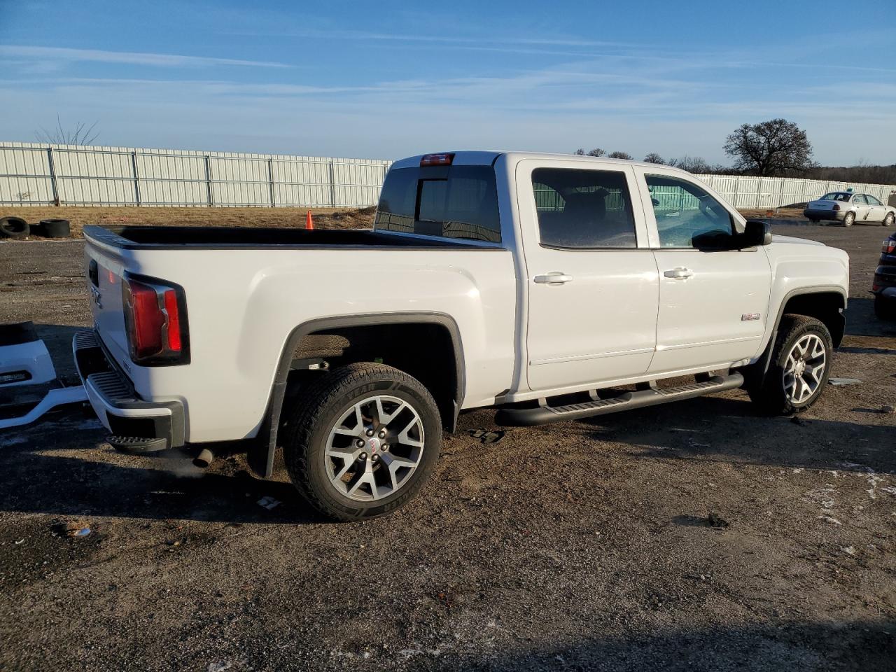 2017 GMC Sierra - Image 3