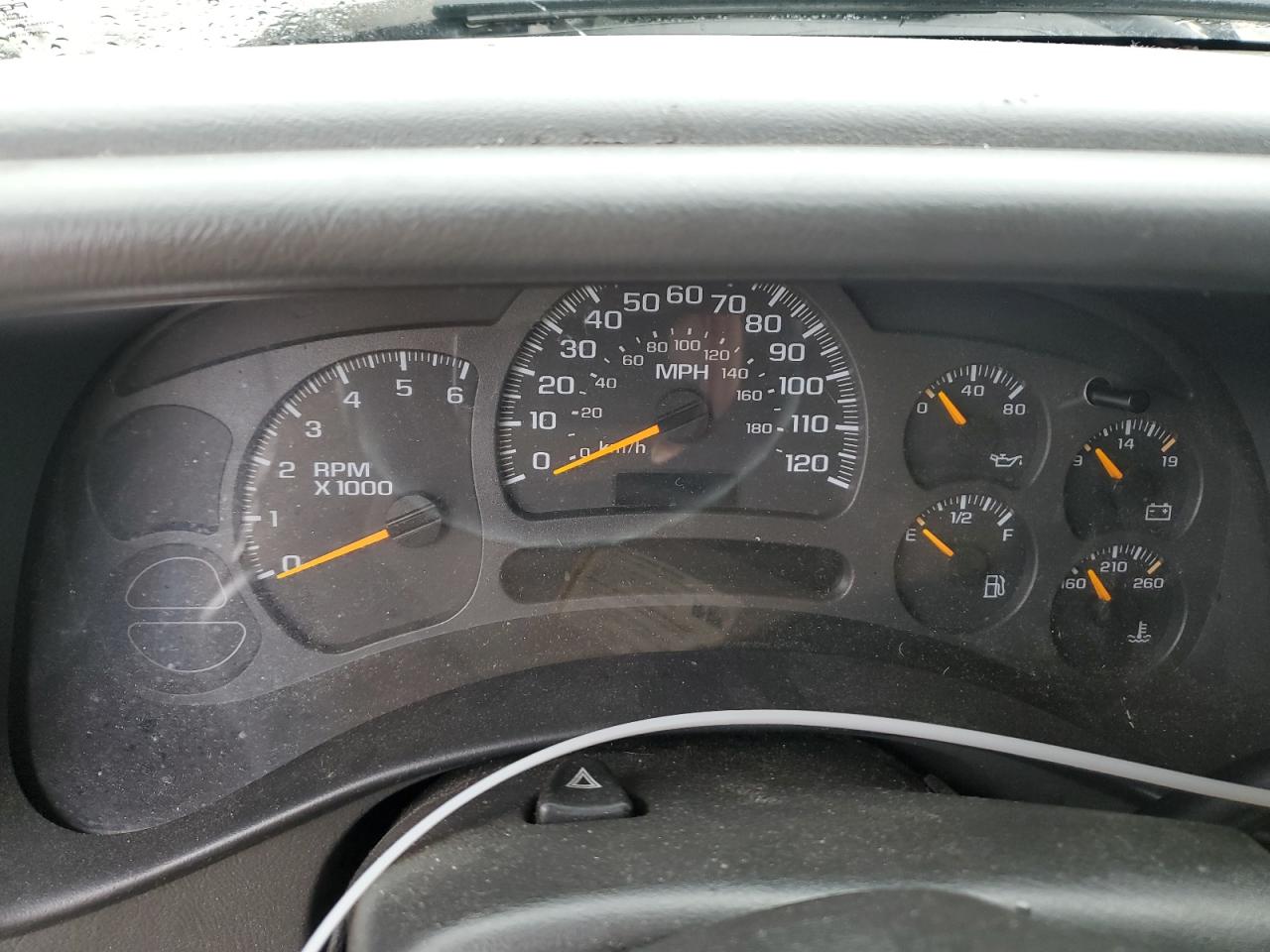 2004 Chevrolet Silverado - Image 9