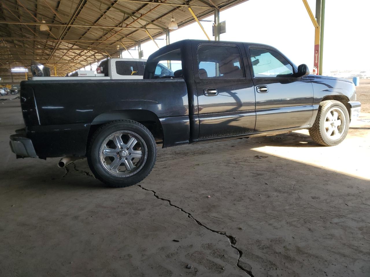 2006 Chevrolet Silverado - Image 3