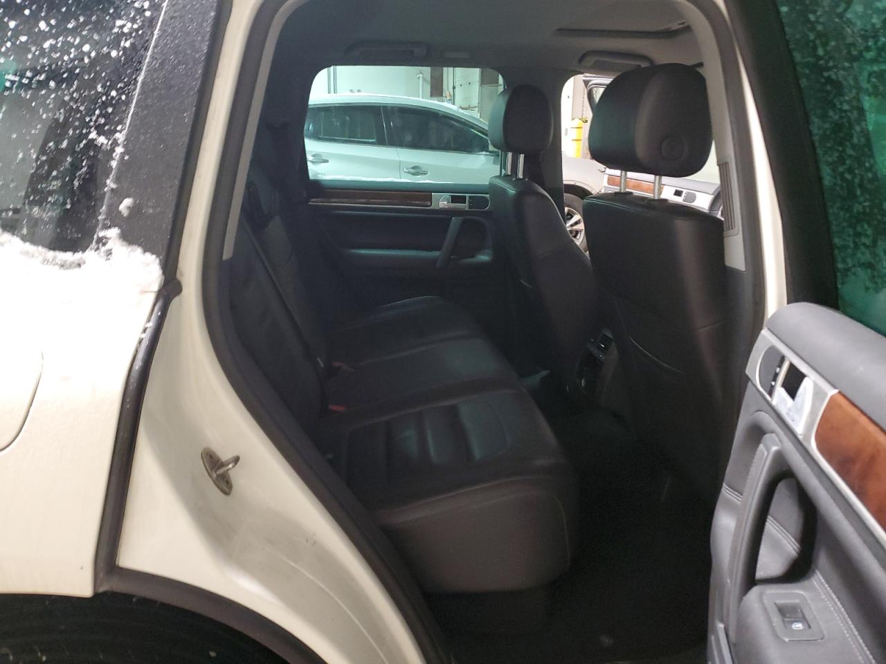 2009 Volkswagen Touareg - Image 11