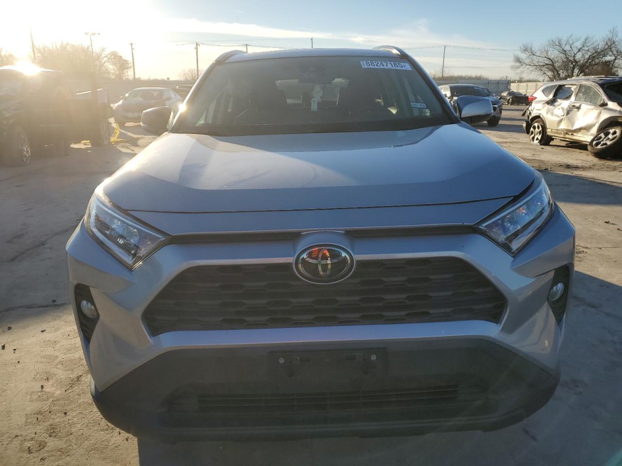 2019 Toyota RAV 4 - Image 5