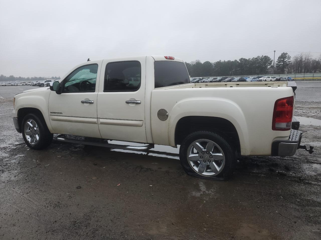 2012 GMC Sierra - Image 2