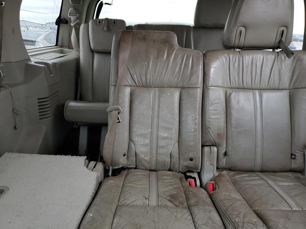 2015 Lincoln Navigator - Image 10