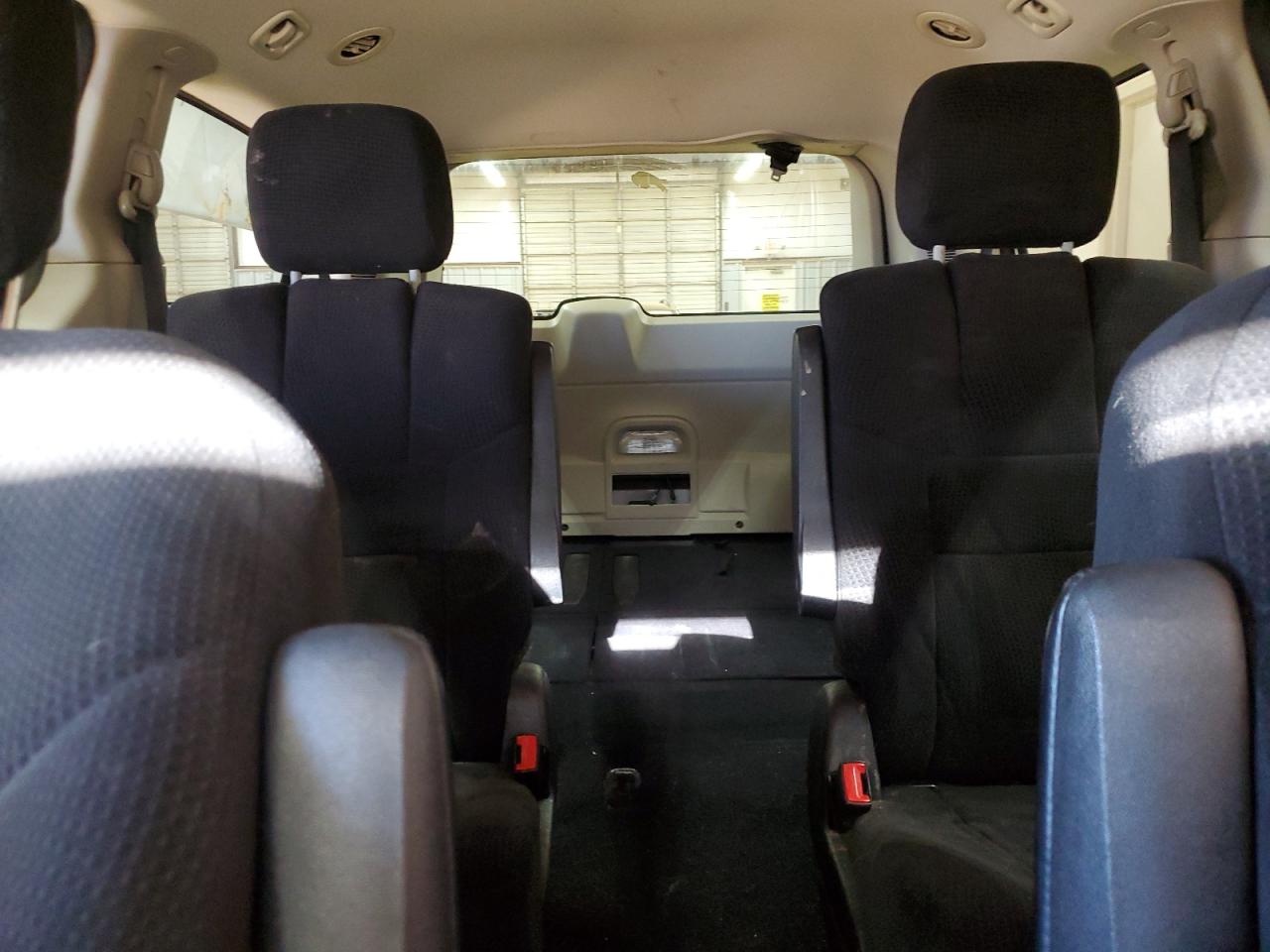 2013 Dodge Caravan - Image 10