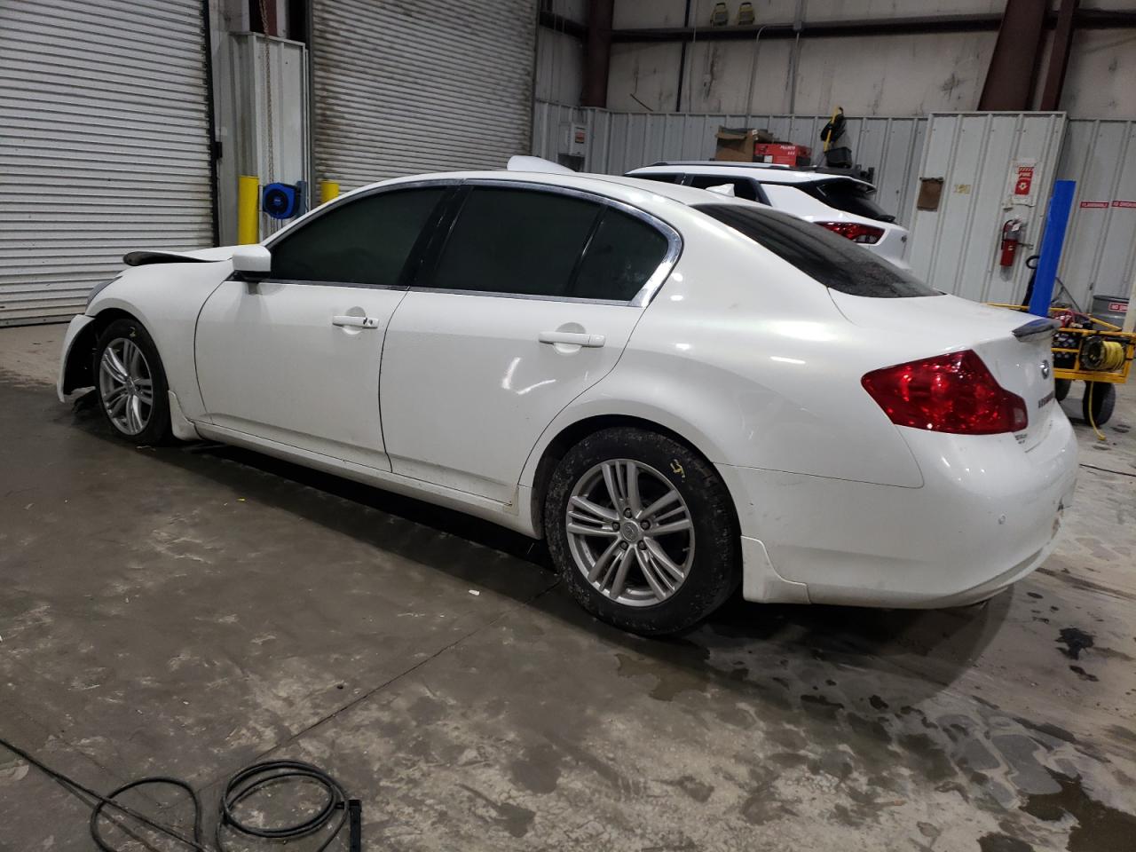 2011 Infiniti G - Image 2