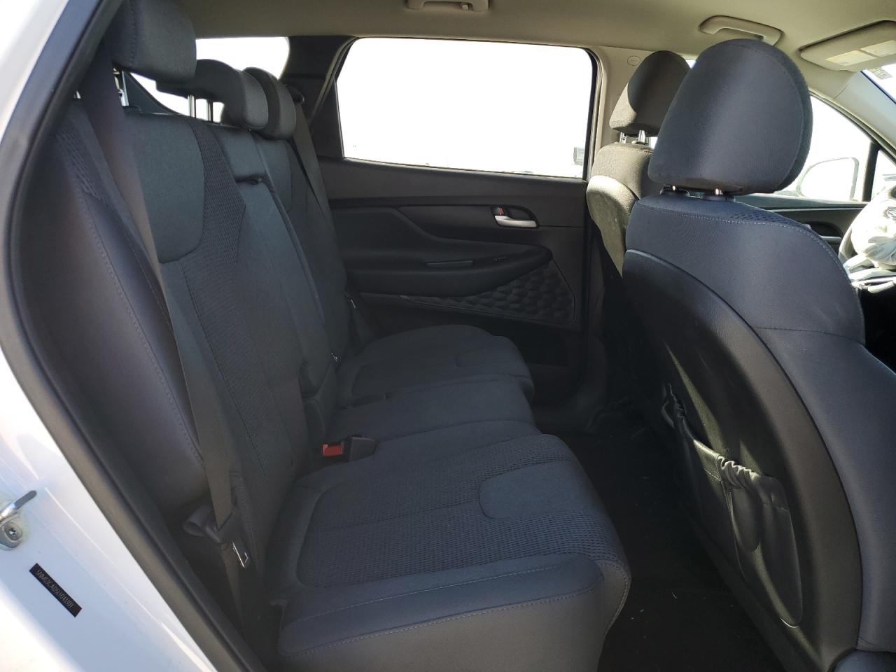 2020 Hyundai Santa Fe - Image 11