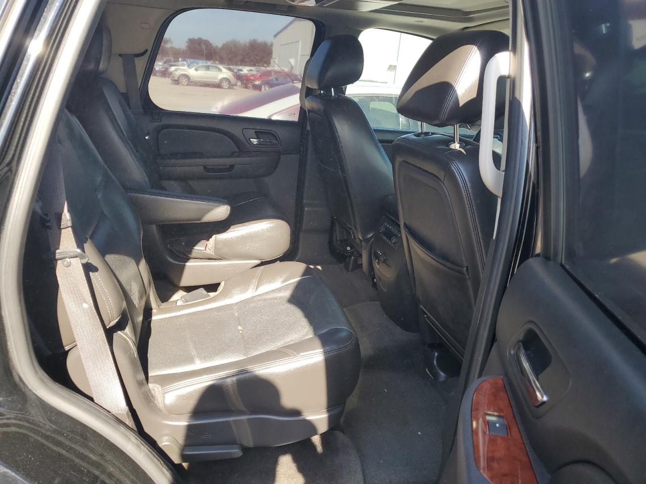 2011 Chevrolet Tahoe - Image 11