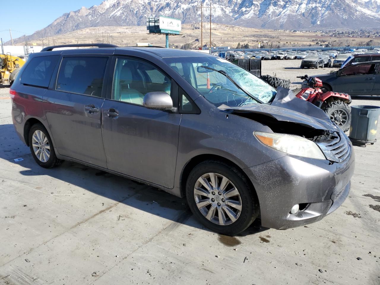2011 Toyota Sienna - Image 4