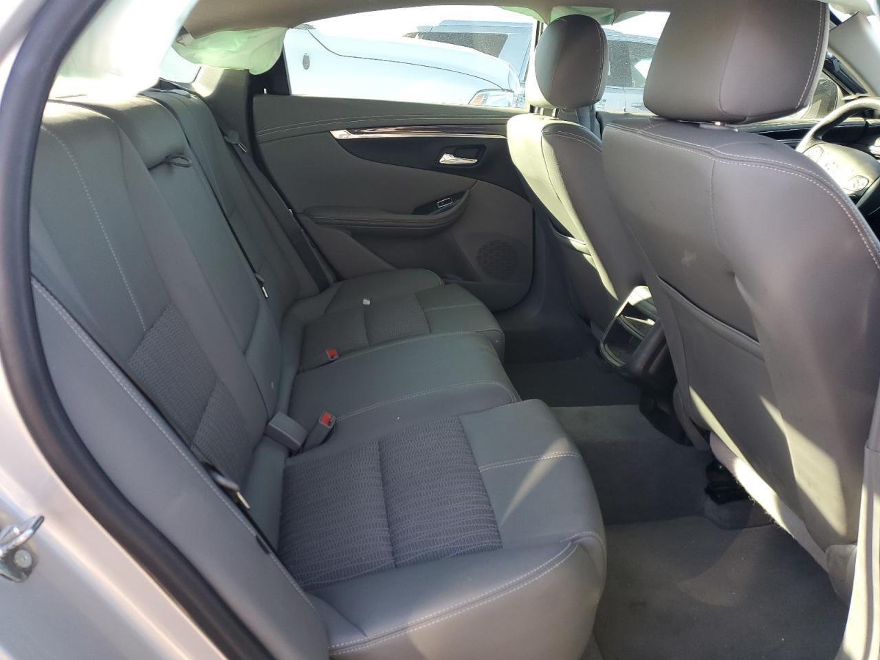 2018 Chevrolet Impala - Image 10