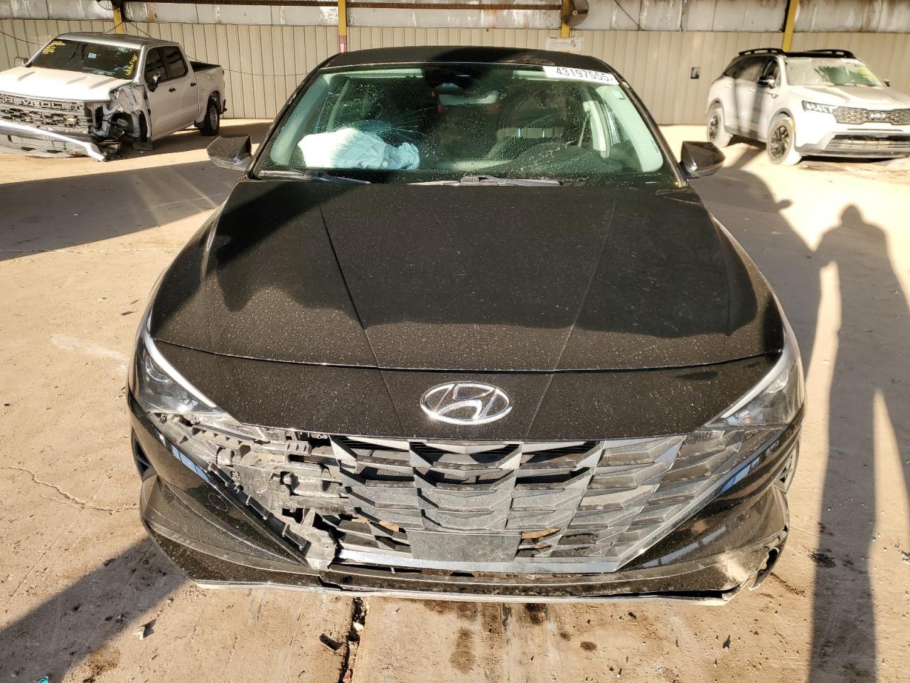 2023 Hyundai Elantra - Image 5