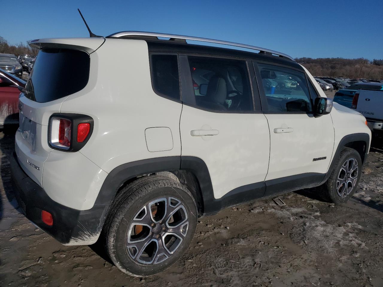 2015 Jeep Renegade - Image 3