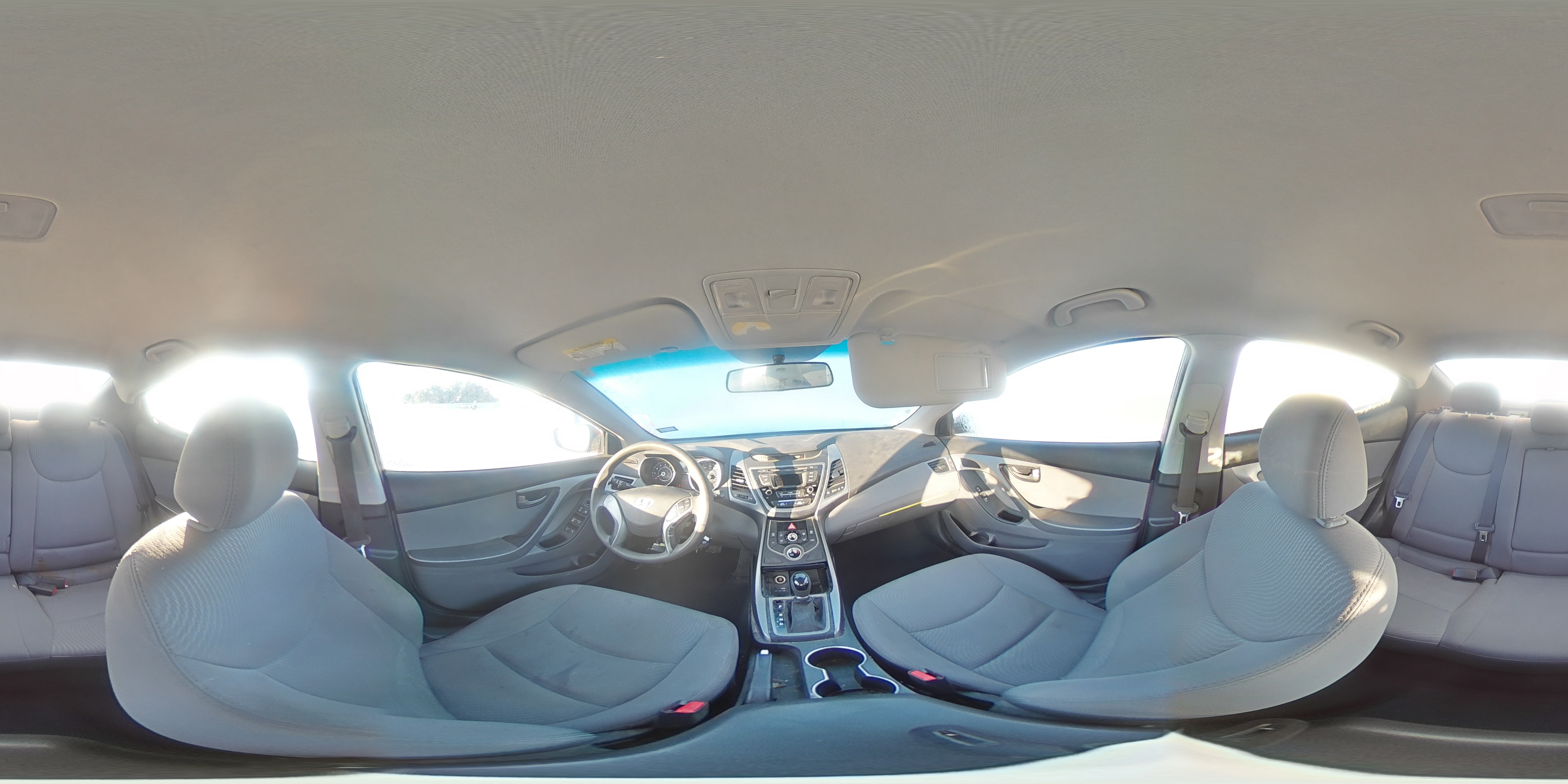 2016 Hyundai Elantra - Image 13