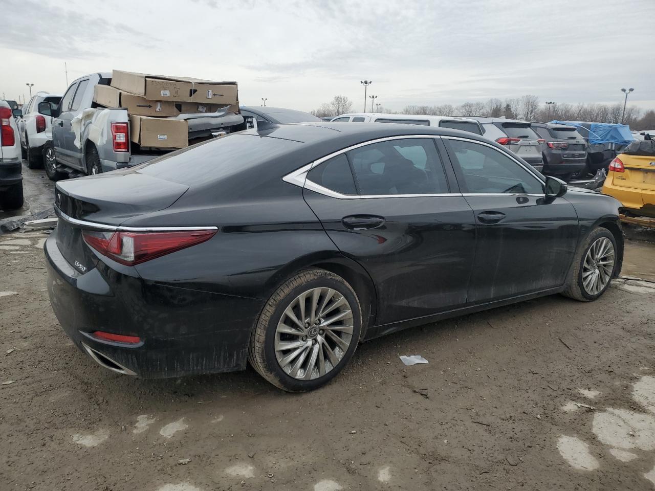 2020 Lexus ES - Image 3