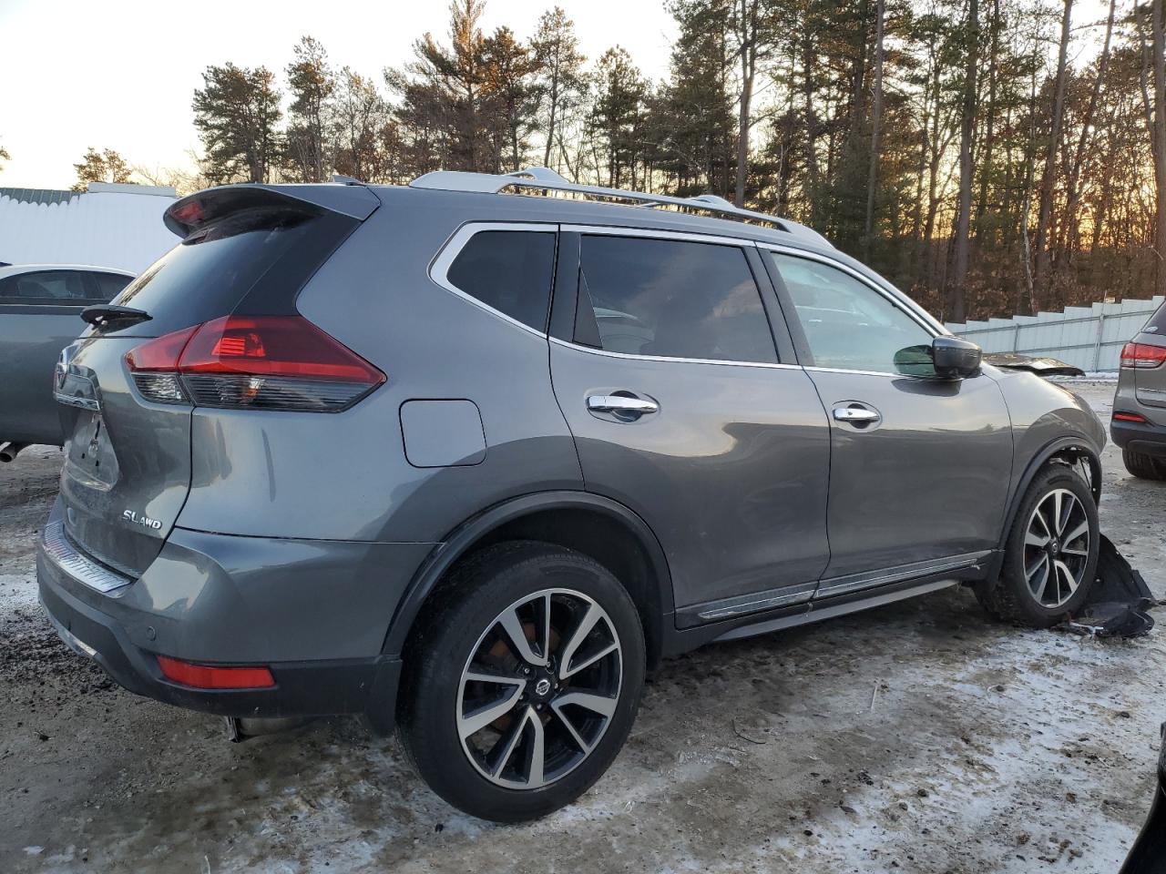 2019 Nissan Rogue - Image 3