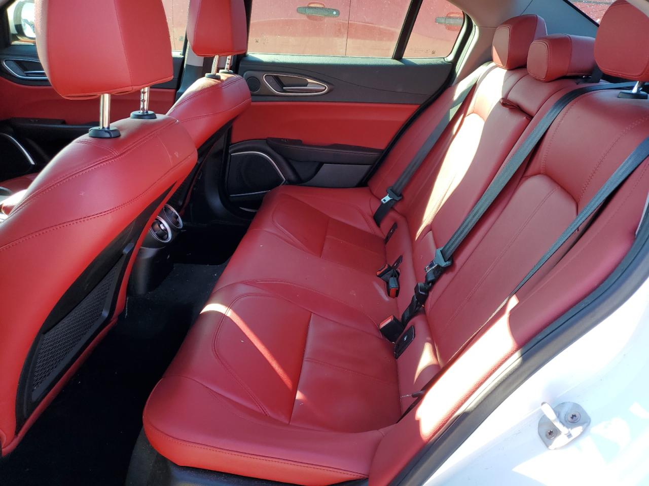 2021 Alfa Romeo Giulia - Image 10