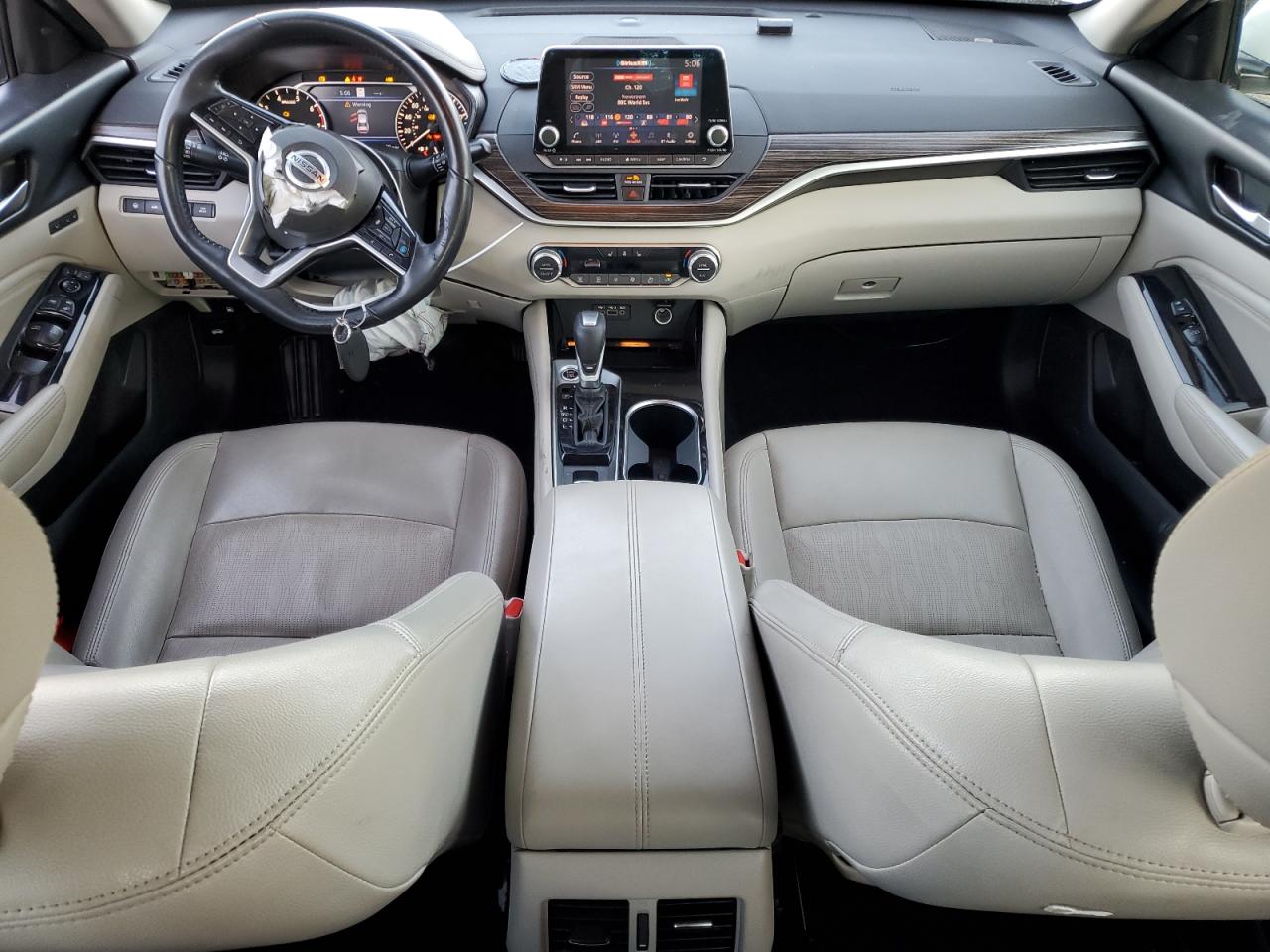 2020 Nissan Altima - Image 8