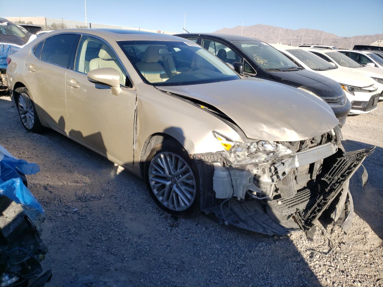 2014 Lexus ES - Image 4