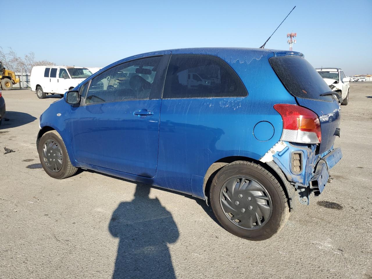 2010 Toyota Yaris - Image 2