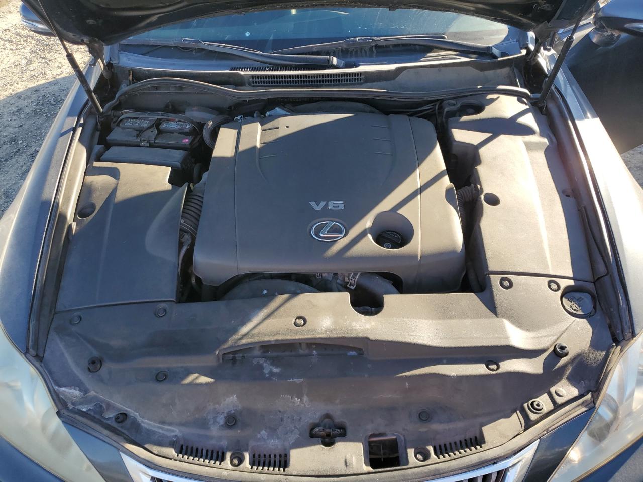 2010 Lexus IS - Image 11