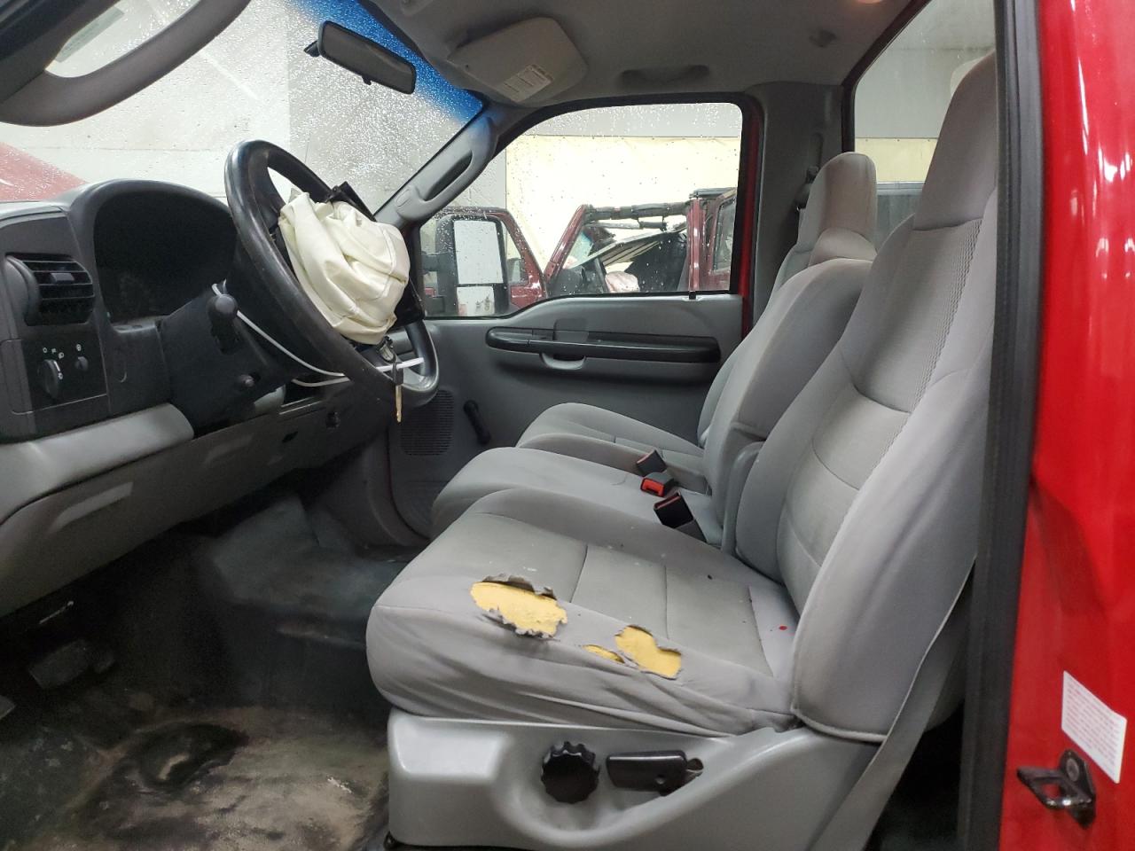 2005 Ford F250 - Image 7