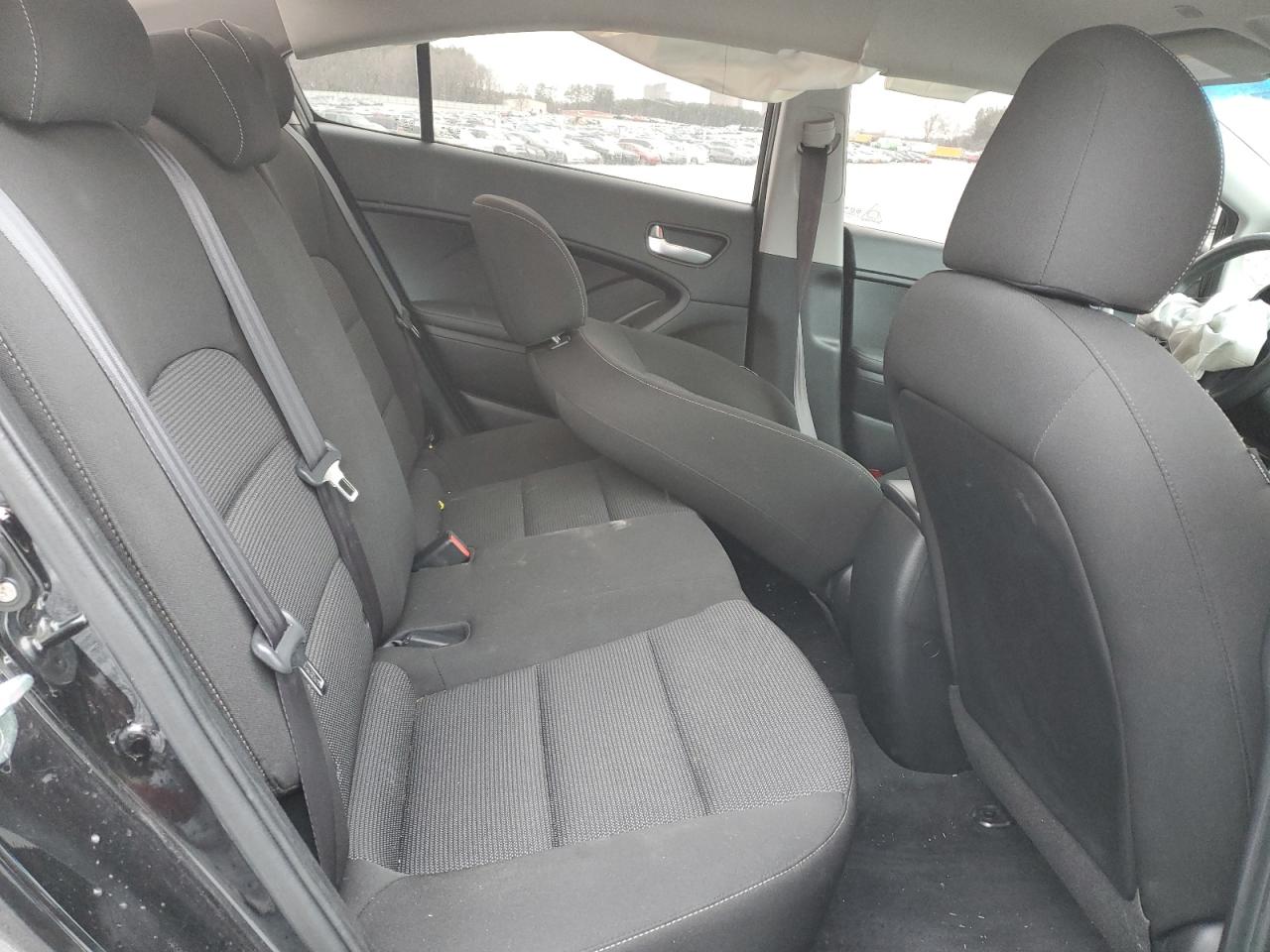 2017 Kia Forte - Image 11