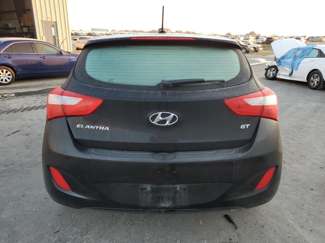 2016 Hyundai Elantra - Image 6