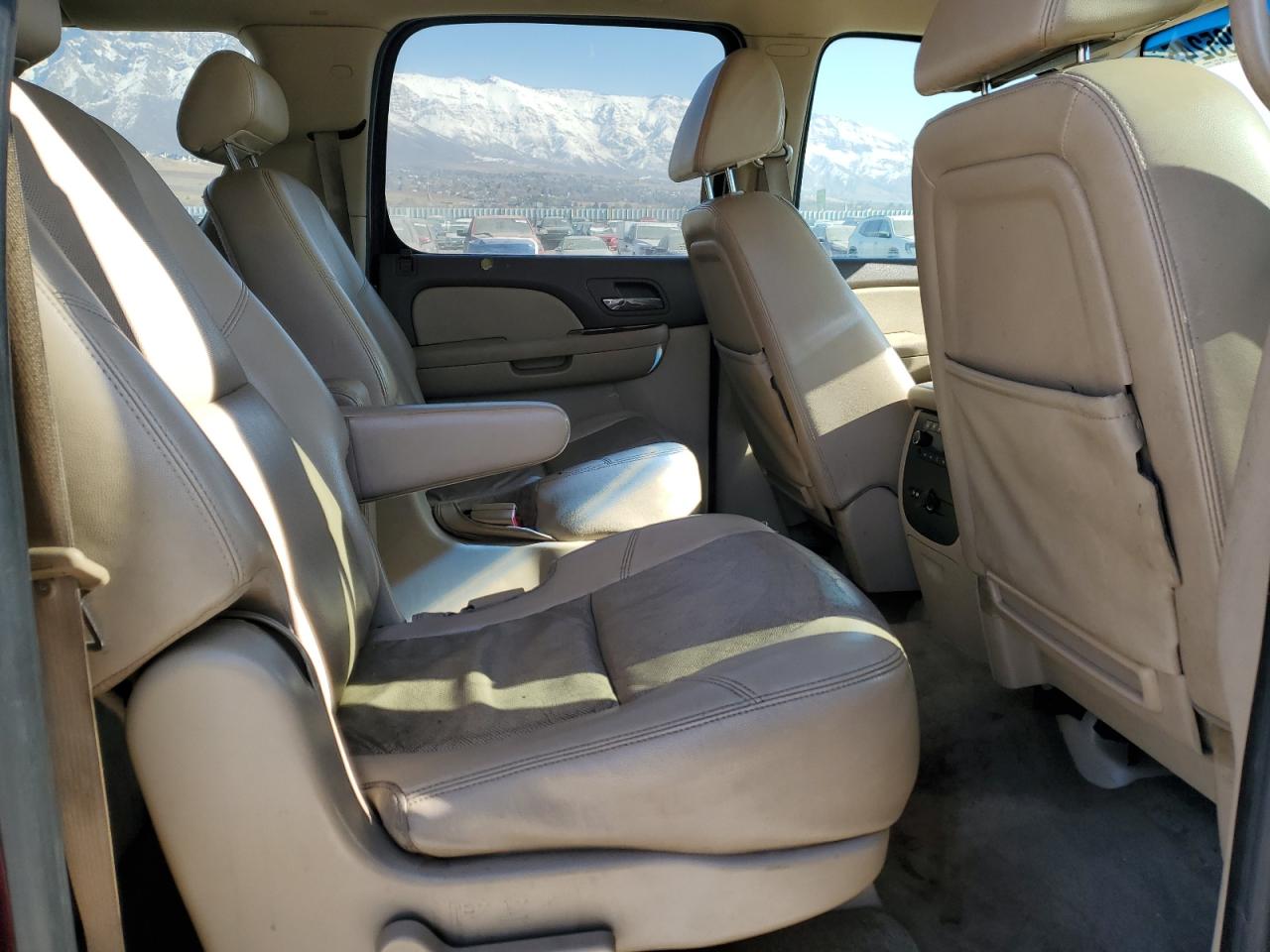 2009 Chevrolet Suburban - Image 11