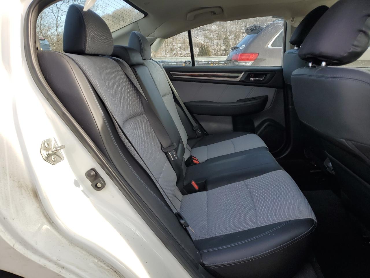 2018 Subaru Legacy - Image 10