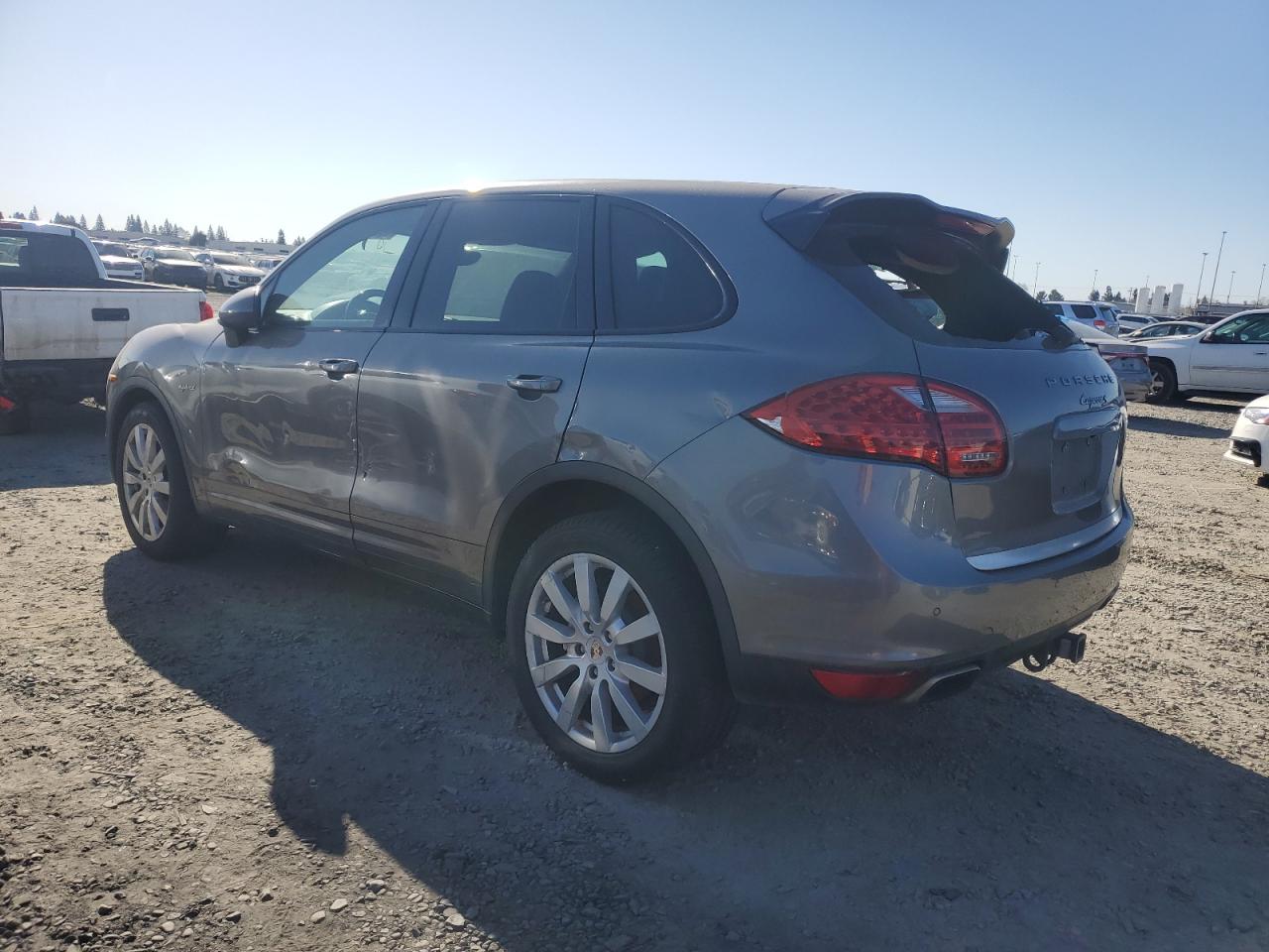 2011 Porsche Cayenne - Image 2