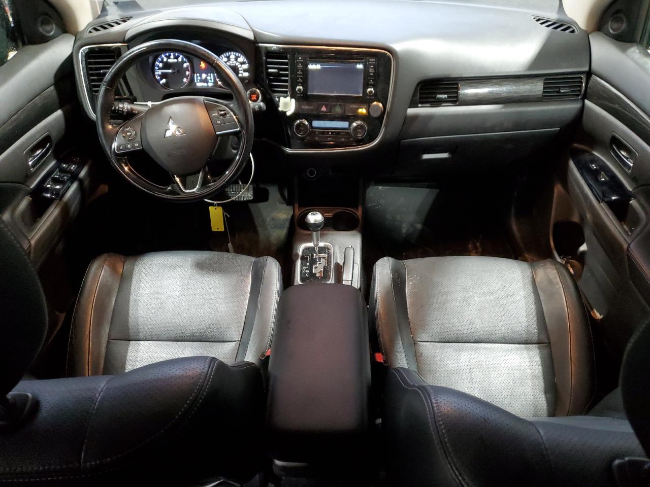 2016 Mitsubishi Outlander - Image 8