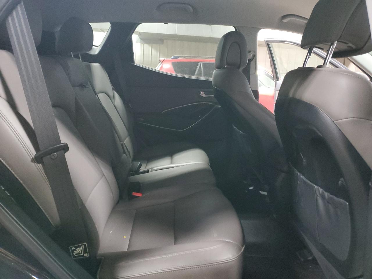 2018 Hyundai Santa Fe - Image 11
