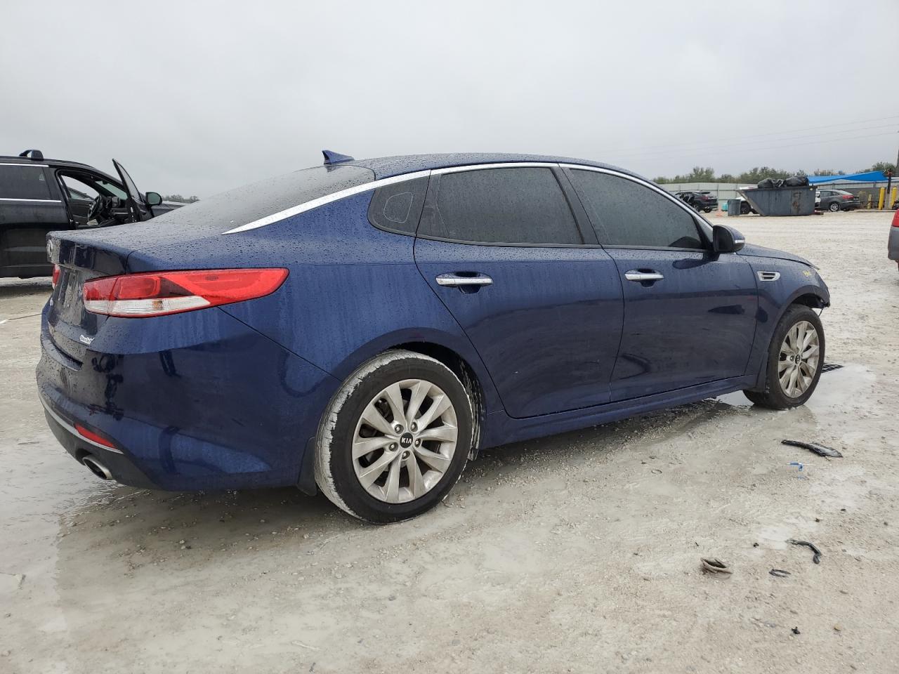 2018 Kia Optima - Image 3