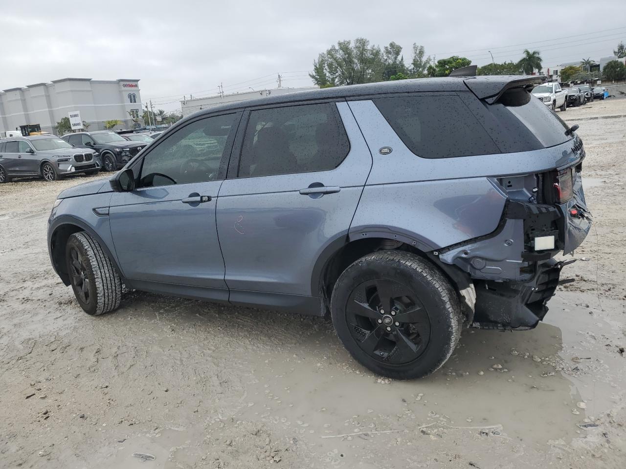 2020 Land Rover Discovery - Image 2