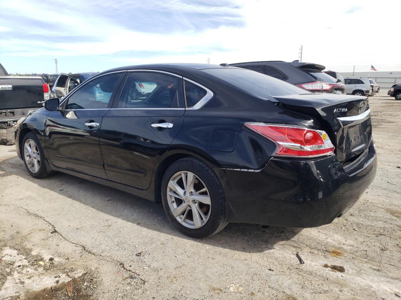 2015 Nissan Altima - Image 2