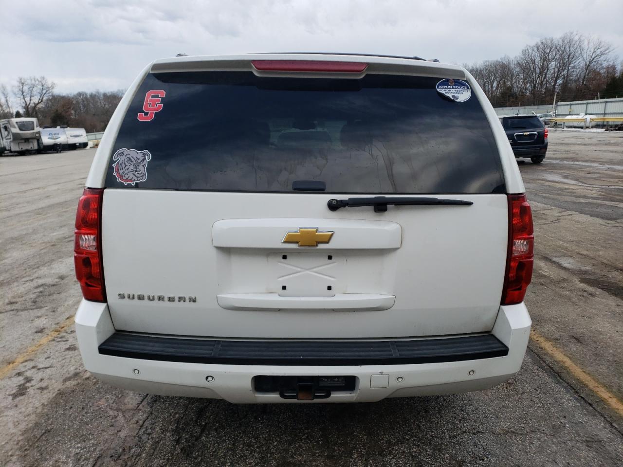 2013 Chevrolet Suburban - Image 6