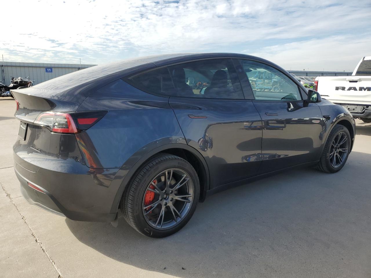 VIN 7SAYGDED8RA301678 2024 TESLA MODEL Y no.3