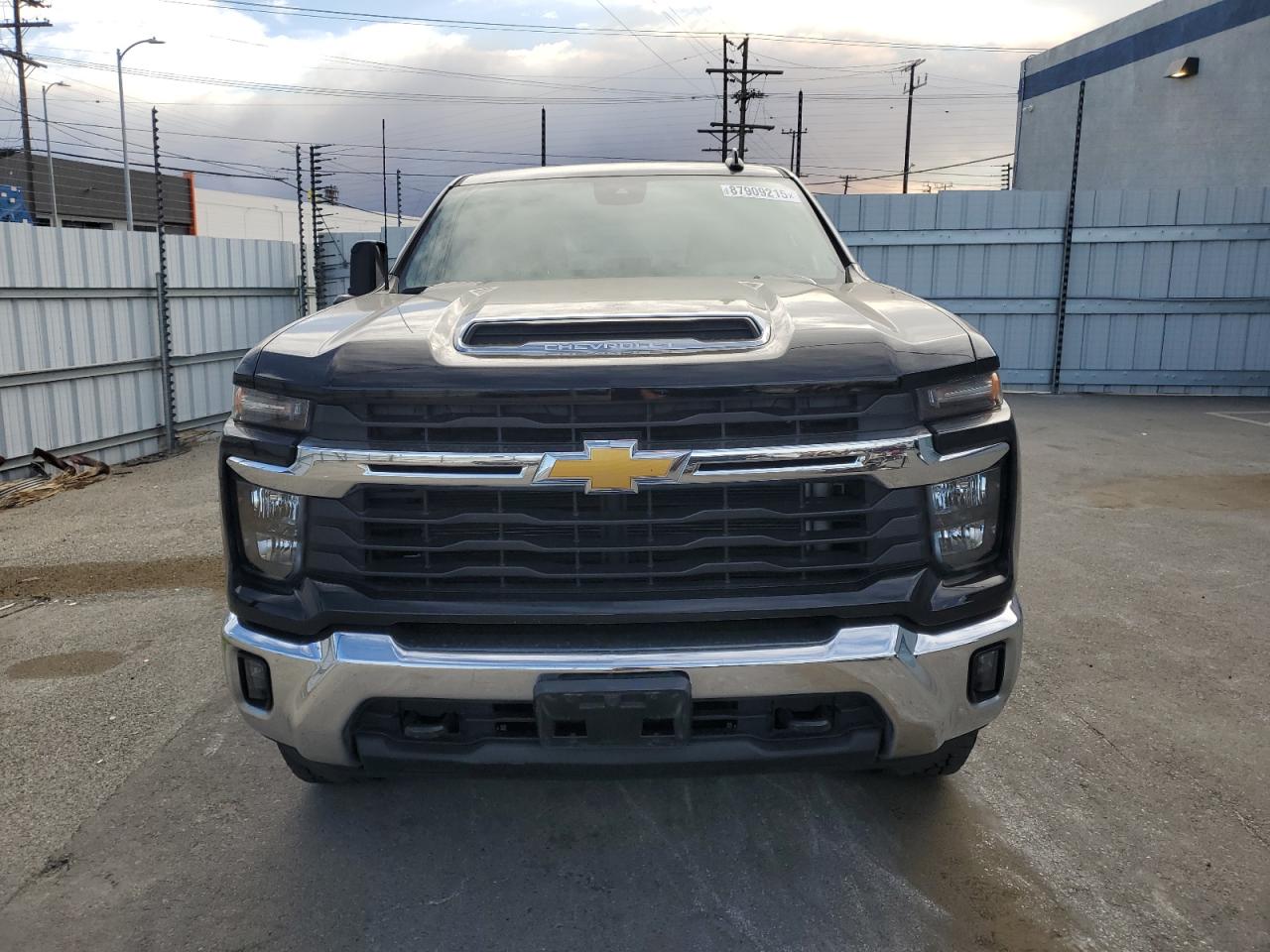 2024 Chevrolet Silverado - Image 5