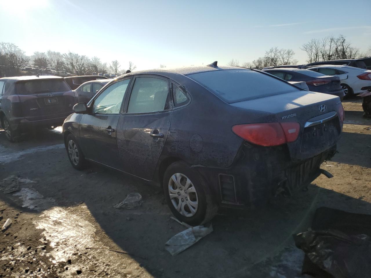 2010 Hyundai Elantra - Image 2