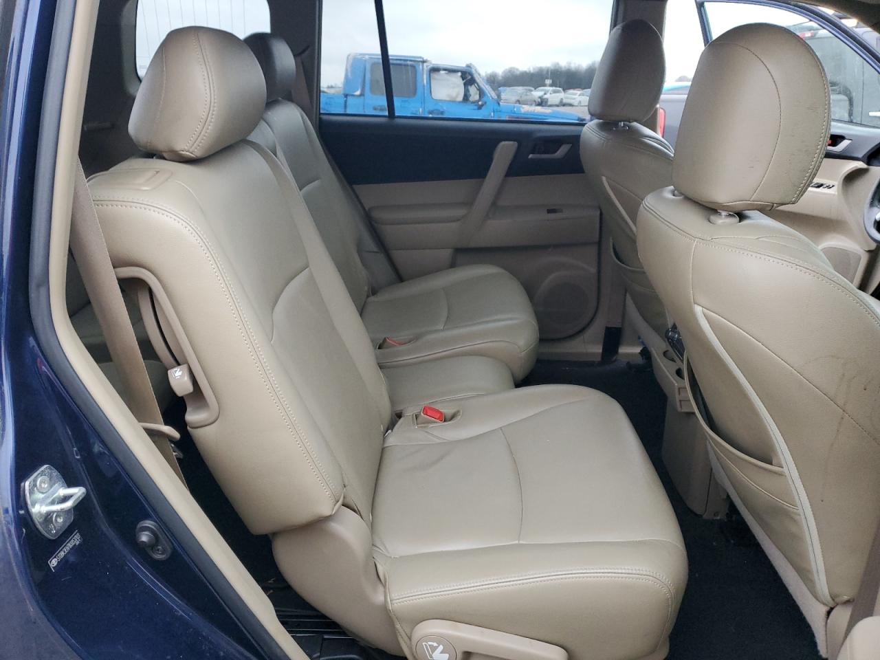 2011 Toyota Highlander - Image 11