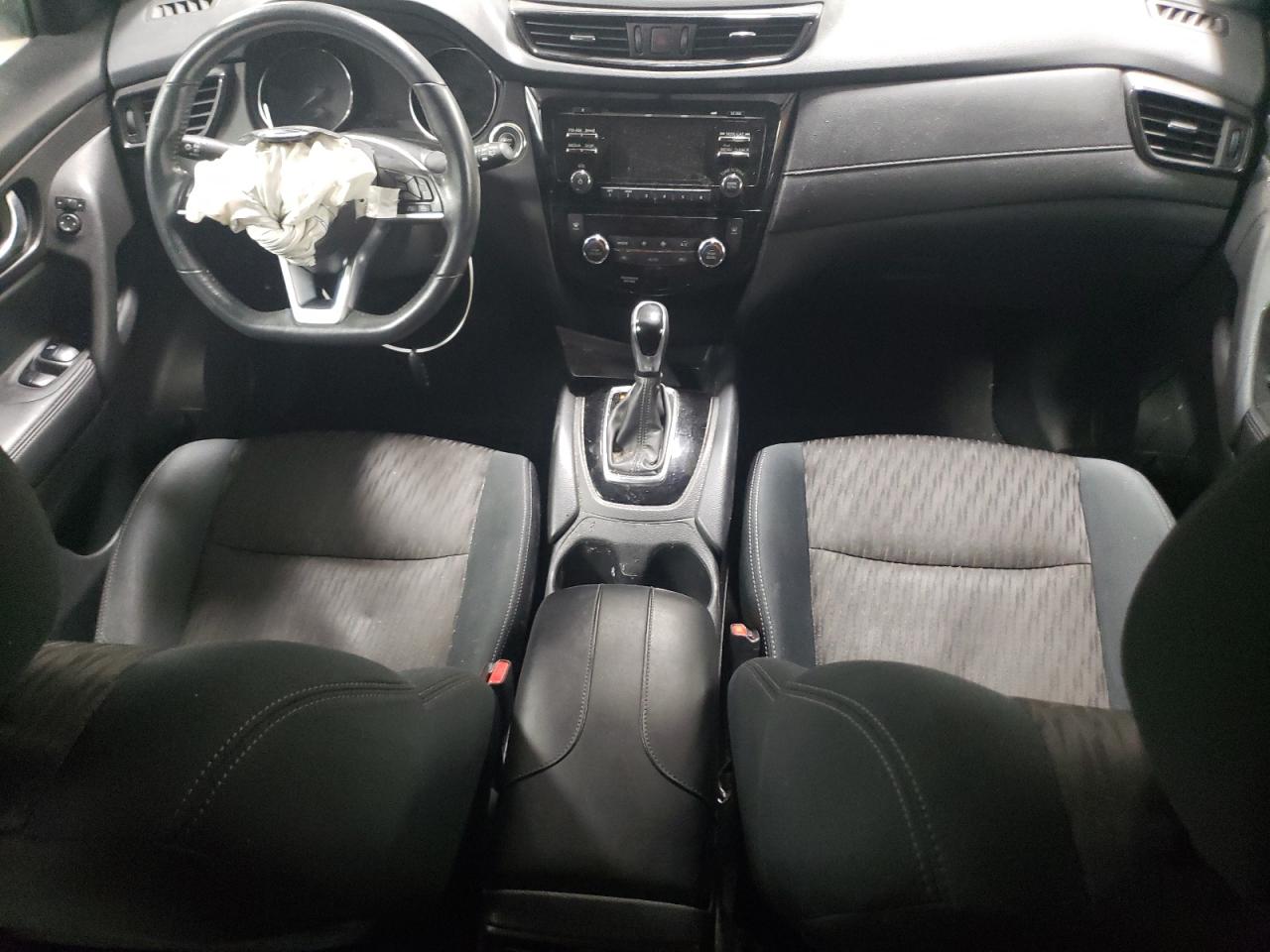 2017 Nissan Rogue - Image 8