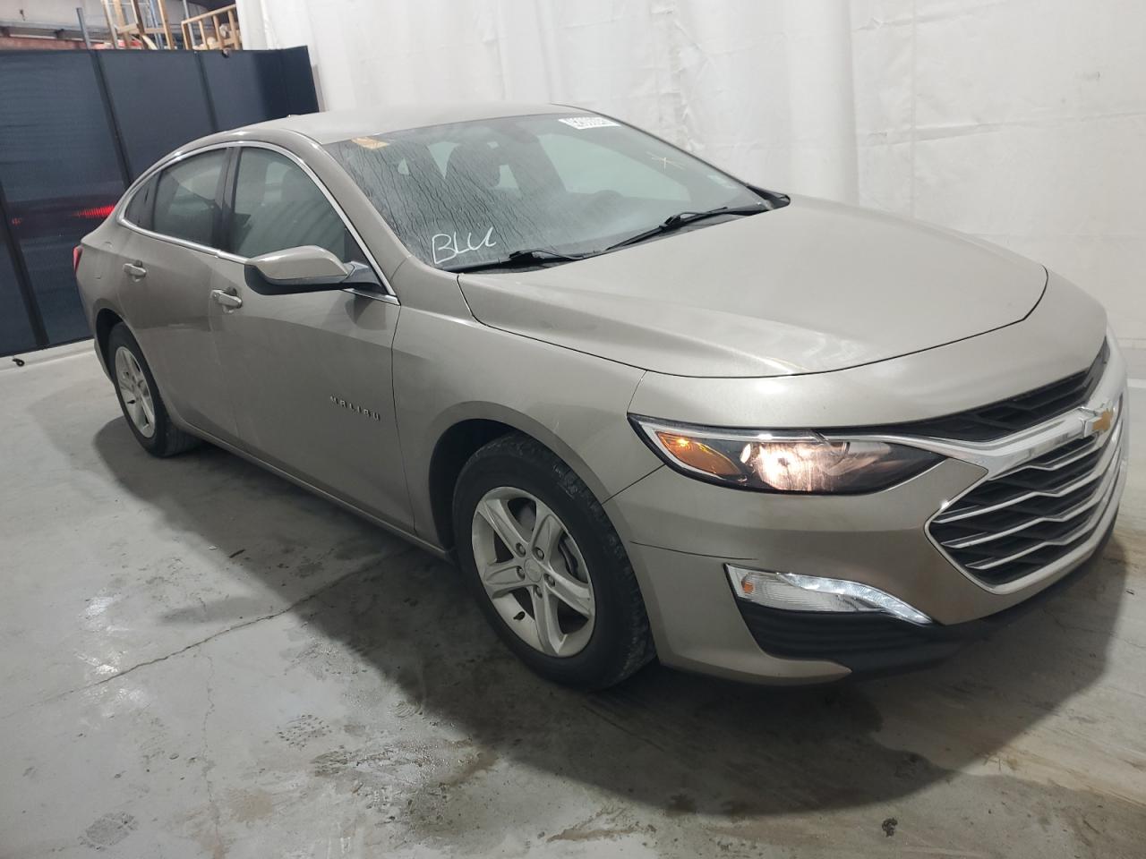 2022 Chevrolet Malibu - Image 4