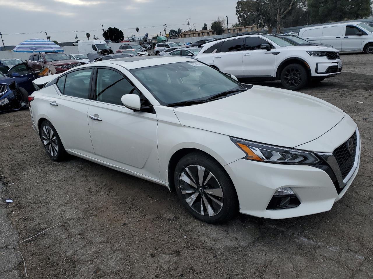 2019 Nissan Altima - Image 4
