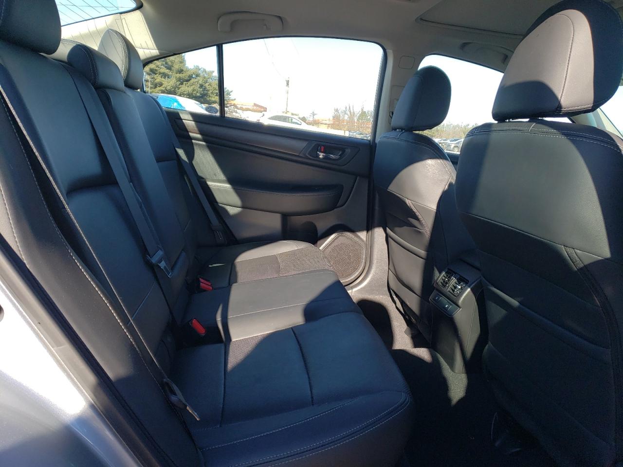 2016 Subaru Legacy - Image 10