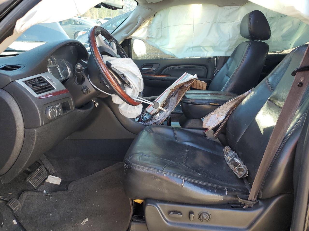 2009 Cadillac Escalade - Image 7