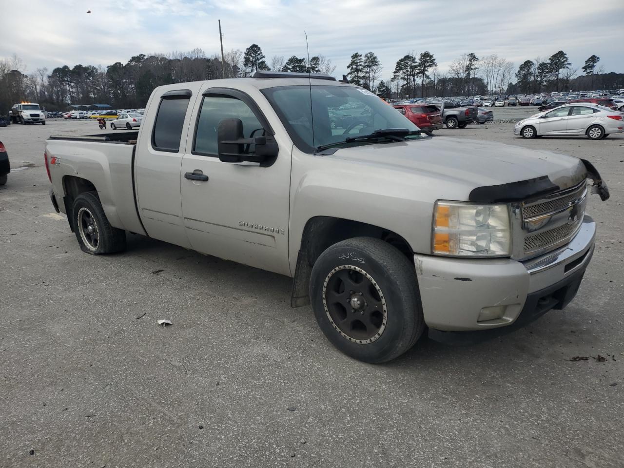 2009 Chevrolet Silverado - Image 4